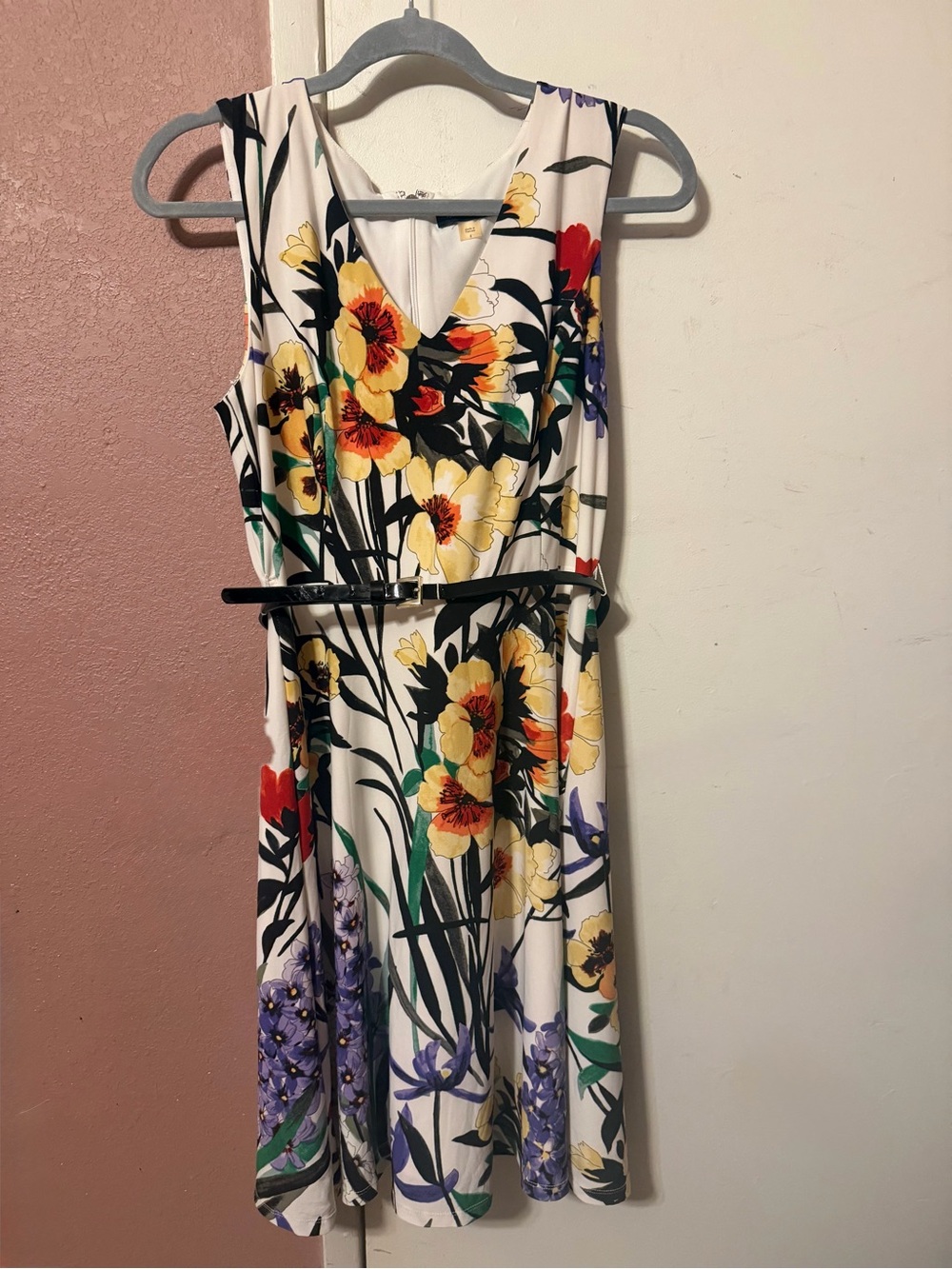 Tommy Hilfiger White Floral V-Neck Sleeveless Belted Dress